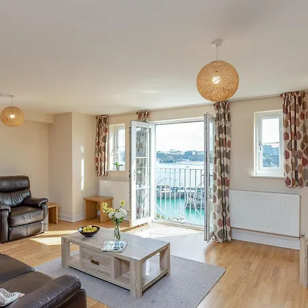 6 Harbour View