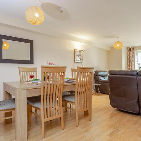 6 Harbour View *