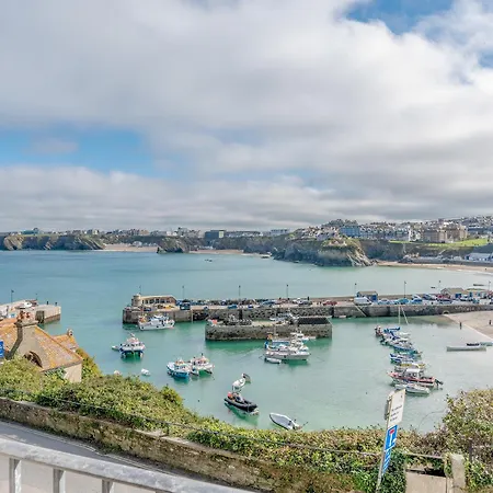 6 Harbour View New Quay